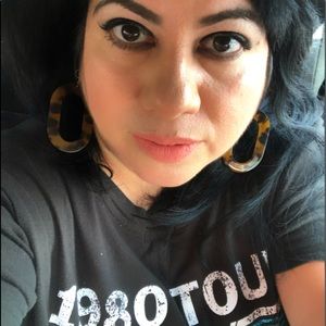 Meet your Posher, Alicia